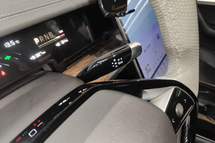 Used NETA S 2022 Extended-Range Version 1160 km Range Rear-Wheel-Drive Compact Edition