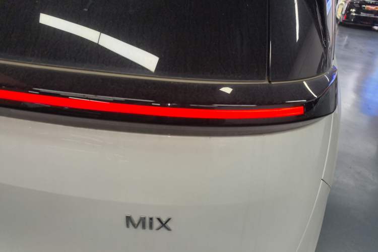 Used Zeekr MIX 2025 Intelligent Driving Version
