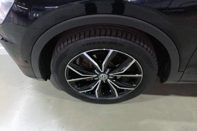 Used Volkswagen Tiguan L 2019 Revised 330TSI Automatic Two-Wheel Drive Smart & Luxury Edition China VI Standard Left Front Wheel Hub