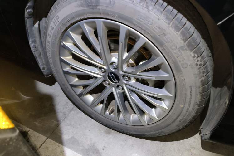 Used Bestune B70 2024 Fourth Generation 2.0T Lingyu Version Right Front Wheel Hub