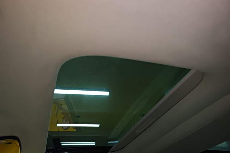 Used VOYAH Dream 2025 PHEV Four-Wheel-Drive Flagship Kunpeng Edition Headliner