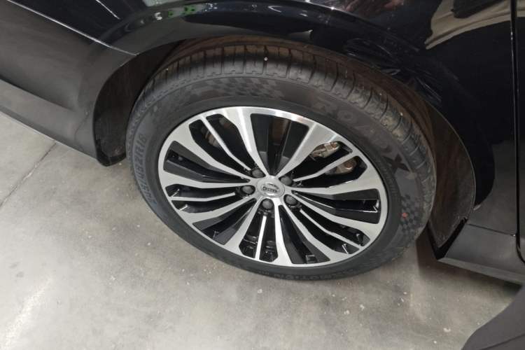 Used Volvo S90 2024 B5 Zhiyi Luxury Edition Right Rear Wheel Hub