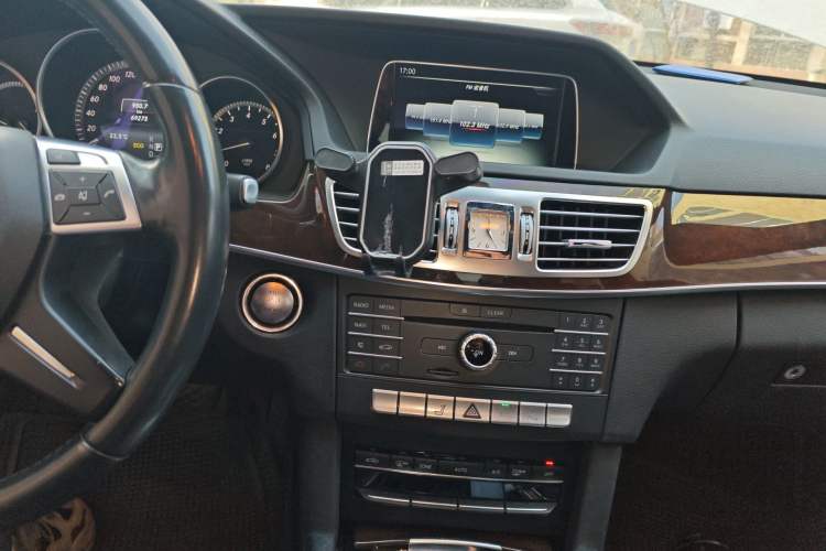 Used Mercedes-Benz E-Class 2015 E 200 L
