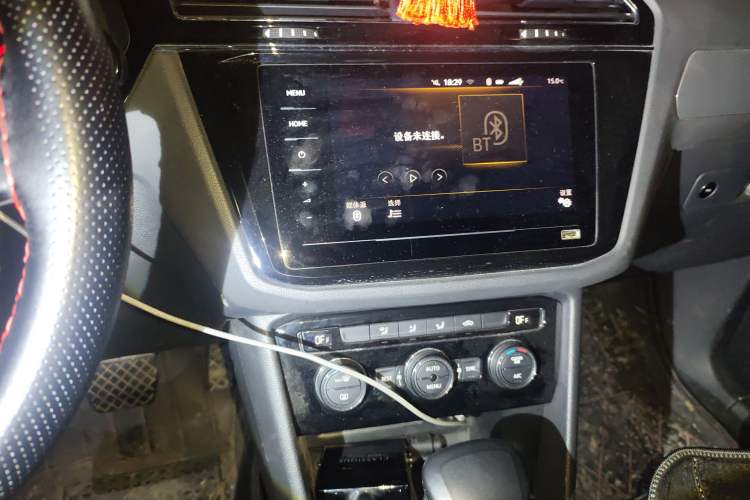 Used Volkswagen Tiguan L 2019 Updated Version 330TSI Automatic Two-Wheel Drive Panoramic Comfort Edition China VI Standard Audio And AC Panel