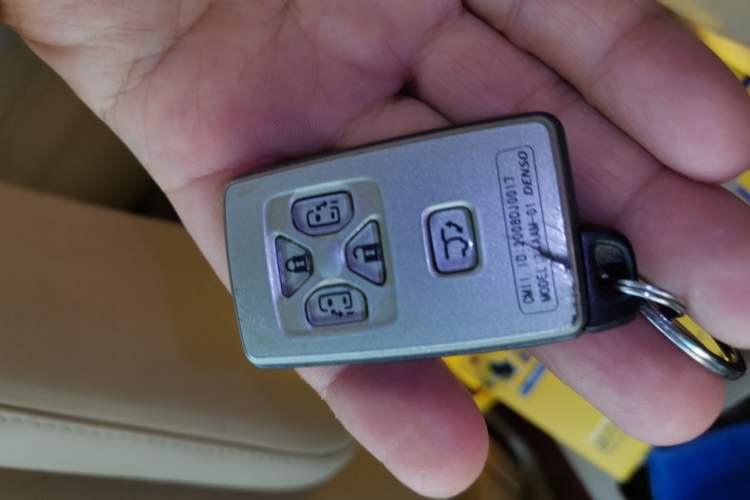 Used Toyota Alphard 2011 3.5L Luxury Edition Vehicle Key