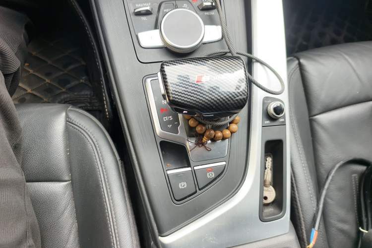 Used Audi A4L 2019 40 TFSI Fashion Edition China VI Emission Standard
