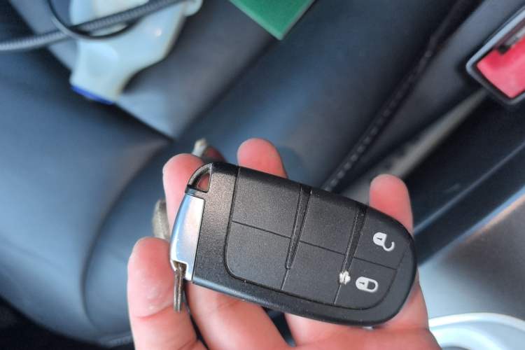 Used Dodge Journey 2013 2.4L Two-Wheel Drive Luxury Version