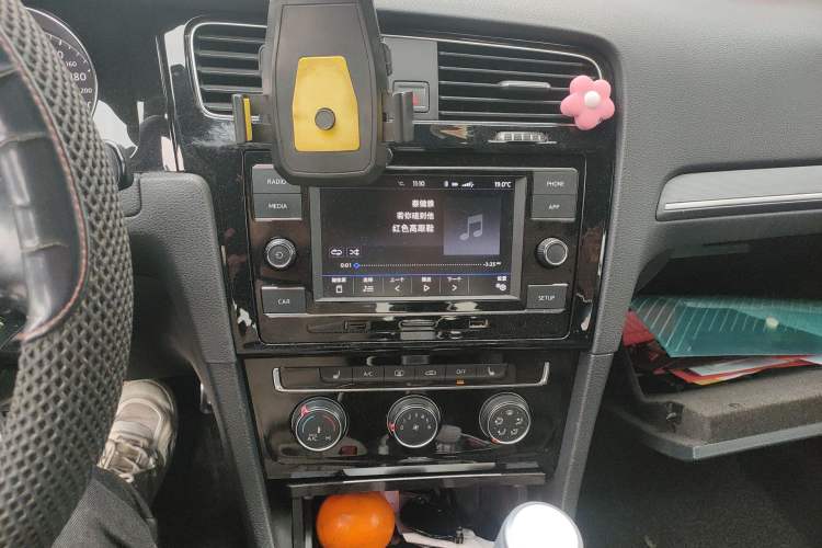 Used Volkswagen Golf 2015 1.4TSI Manual R-Line
