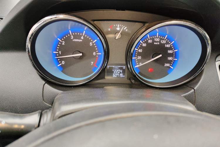 Used Cowin C3 2015 1.5L Manual Gold Diamond Edition
