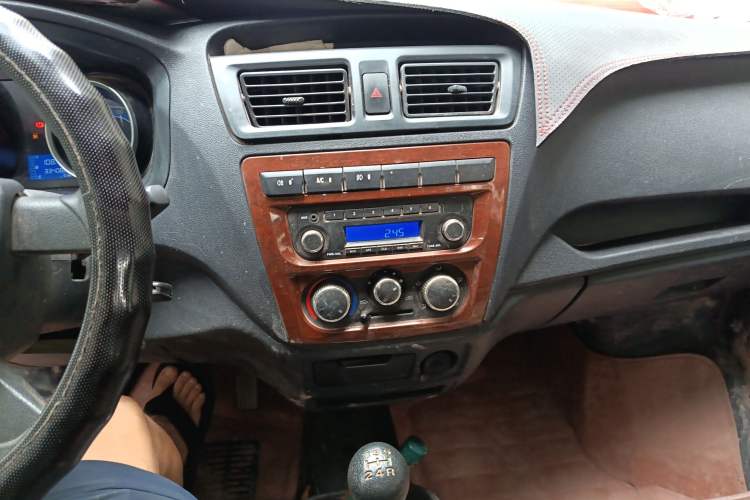 Used CHANGAN KAICHENG Ruixing M60 2020 1.5L Standard Version China VI 6-Seater DAM15KR Audio And AC Panel