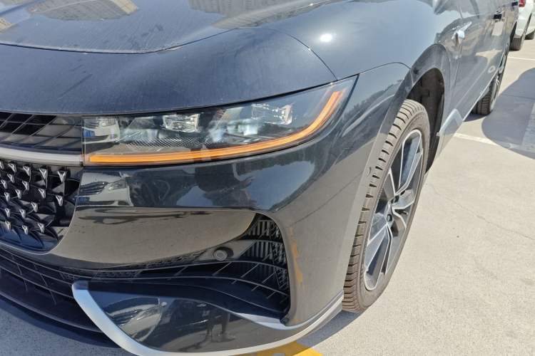 Used VOYAH PASSION 2024 PHEV Four-Wheel Drive Ultra-Long Range Flagship Model