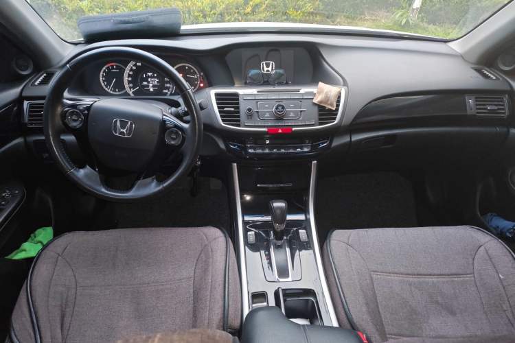 Used Honda Accord 2016 2.0L Luxury Edition
