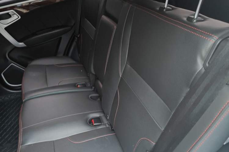 Used Geely Auto GX7 2015 Sport Edition 2.0L Automatic Luxury Model Left Rear Seat