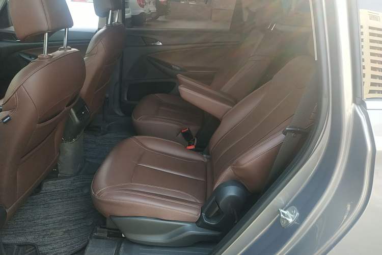 Used Buick GL6 2019 18T 6-Seater Connected Luxury Version China V Standard
