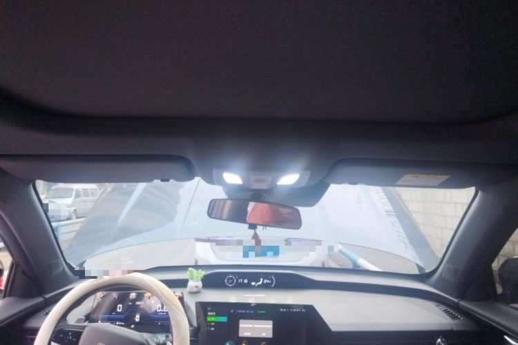 Used CHANGAN OSHAN Z6 2023 Blue Whale 1.5T DCT Smart Luxury Model Headliner