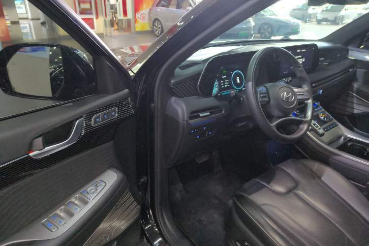 Used Hyundai Palisade 2023 3.5L Automatic All-Wheel Drive Calligraphy
