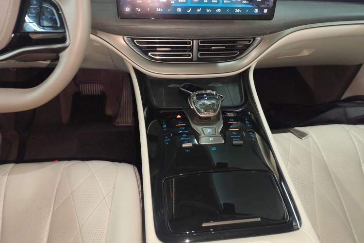 Used Denza D9 2022 DM-i 970 Four-Wheel Drive Flagship Model Gear Lever