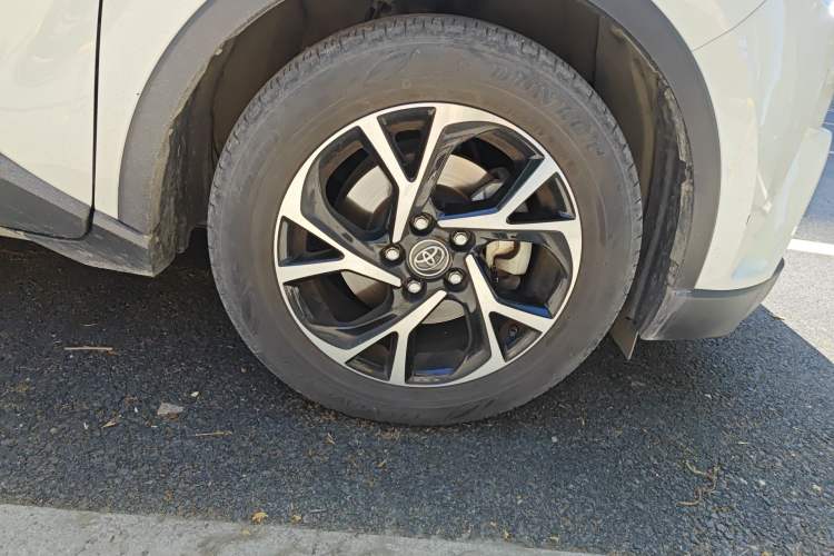 Used Toyota C-HR 2020 2.0L Leading Edition Right Front Wheel Hub