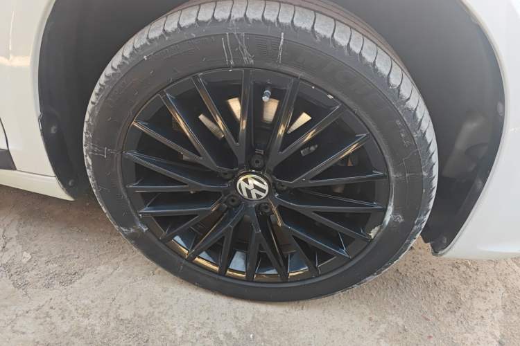 Used Volkswagen Scirocco 2015 2.0 TSI Luxury Edition Right Front Wheel Hub