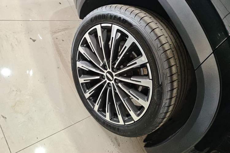 Used Geely Auto Monjaro L 2025 Dongfang Yao 2.0TD Automatic Lanxing Edition