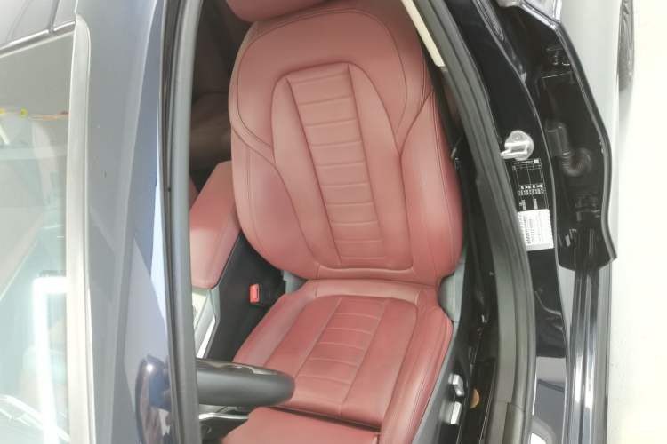 Used BMW 3 Series 2021 Second Facelift 325i M Sport Night Edition Package
