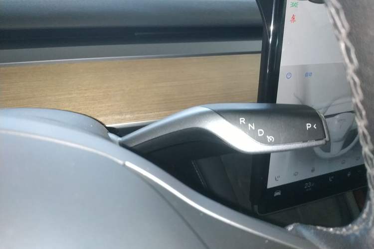 Used Tesla Model Y 2022 Long-Range All-Wheel-Drive Version
