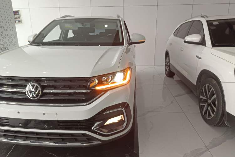 Used Volkswagen Tacqua 2021 280TSI DSG R-Line Connected Version Left Front Headlight