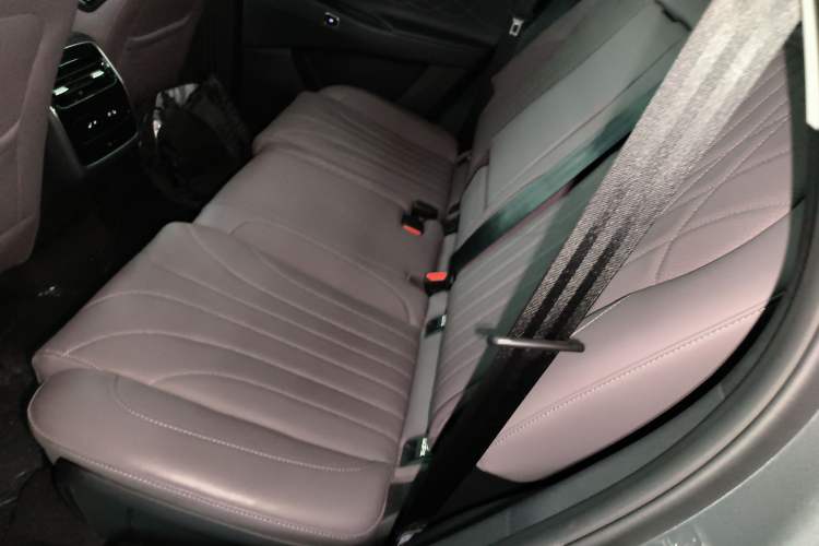 Used Chery Tiggo 9 C-DM 2025 1.5T 106KM Ultra-Comfort Edition 5 Seats Lithium-NMC Left Rear Seat