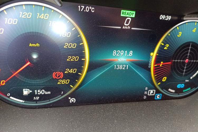 Used Mercedes-Benz C-Class 2020 Restyled C 260 Sport Edition Odometer Close Up