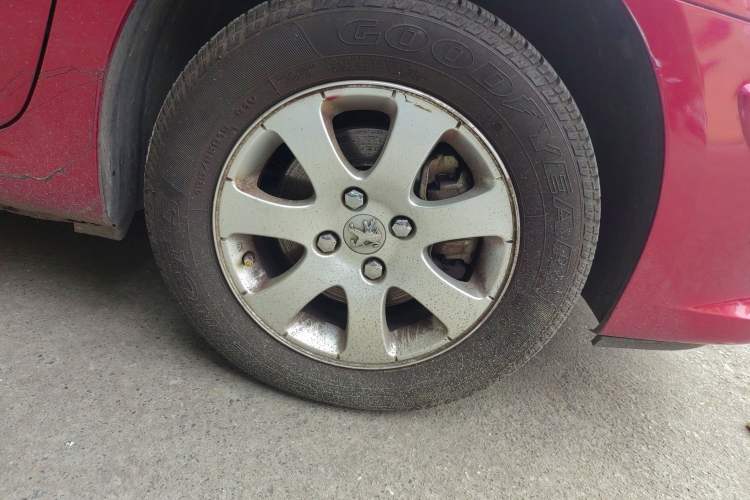 Used Peugeot 307 2010 Sedan 1.6L Manual Comfort Edition Right Front Wheel Hub