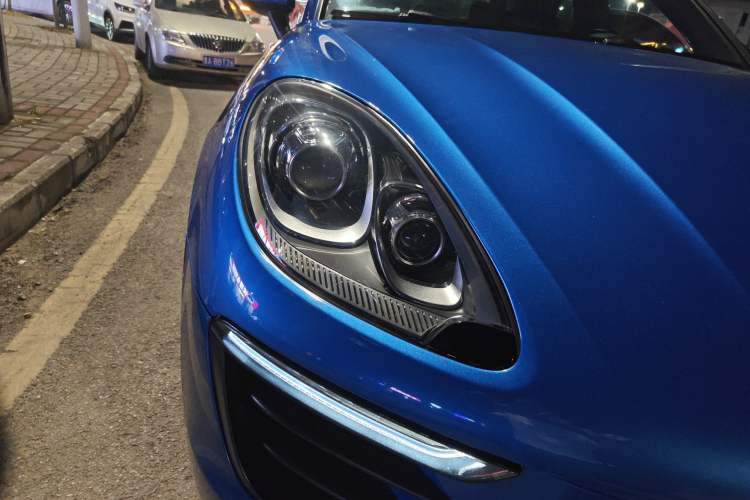 Used Porsche Macan 2017 Macan 2.0T Right Front Headlight