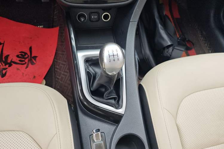 Used CHANGAN Alsvin V7 2016 1.6L Manual Enjoyment Model China V Standard
