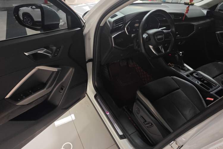 Used Audi Q3 2022 35 TFSI Fashion Dynamic Model Driver Seat