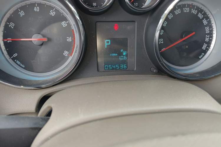 Used Buick GT 2013 GT 1.6L Automatic Fashion Edition Odometer Close Up