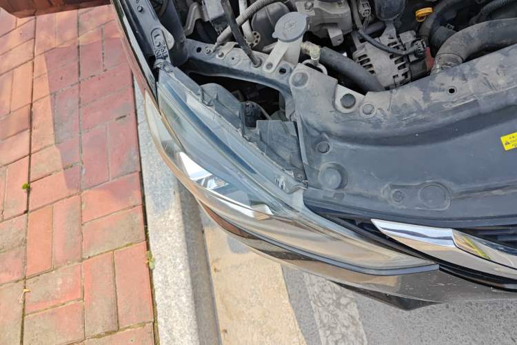 Used Nissan Sylphy 2016 1.6 XL CVT Deluxe Edition Right Front Headlight