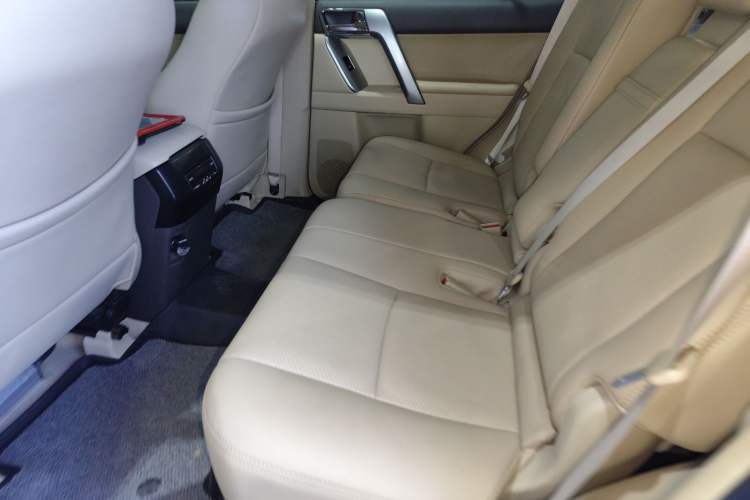 Used Toyota Prado 2014 4.0L Middle East Version
