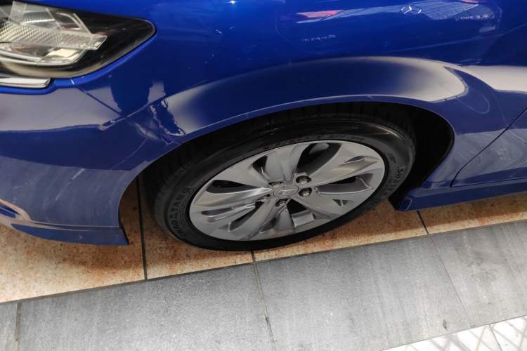 Used Honda Jade 2017 1.8L automatic Comfort version 5 seats
