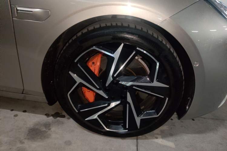 Used Lynk & Co Z10 2025 95 kWh 702 km All-Wheel-Drive Halo