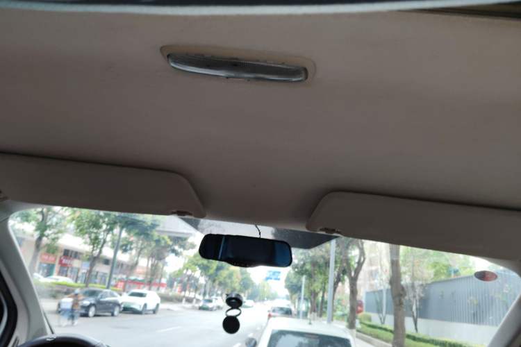 Used Ford Transit 2017 2.0T Diesel Multi-Purpose Commercial Vehicle Mid-Drive Mid-Roof China IV Standard