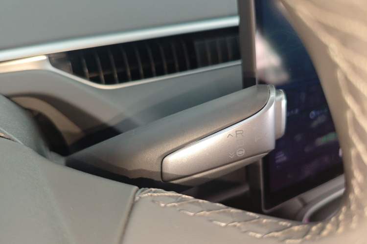 Used XPeng MONA M03 2025 600 with Ultra-Long Range Max Gear Lever