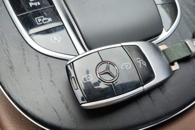 Used Mercedes-Benz E-Class 2019 Restyled E 300 L Sport Luxury Edition Vehicle Key