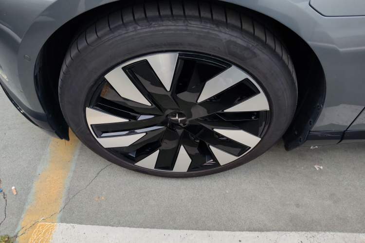 Used Polestar 4 2023 Single-Motor Long-Range PLUS