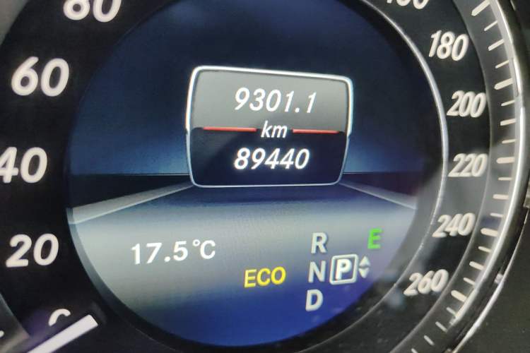 Used Mercedes-Benz E-Class 2014 Facelifted E 260 L Luxury Edition Odometer Close Up