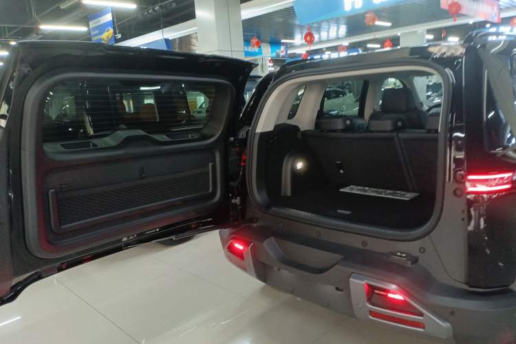 Used Formula Leopard Titanium 3 2025 501KM All-Wheel Drive Intelligent Driving Ultra Version