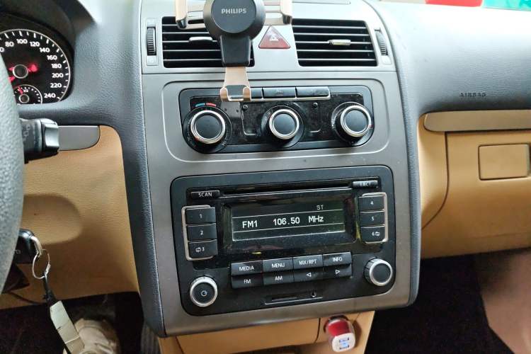 Used Volkswagen Touran 2011 1.4T DSG Zhiya Edition 5 Seats
