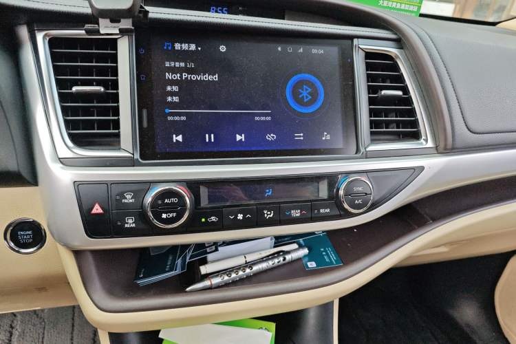 Used Toyota Highlander 2018 2.0T Four-Wheel Drive Prestige Version 7 Seats China VI Standard Audio And AC Panel