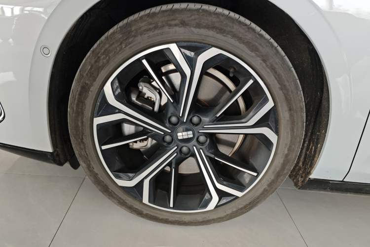 Used Geely Galaxy E8 2025 700 km Long-Range Intelligent Driving Version