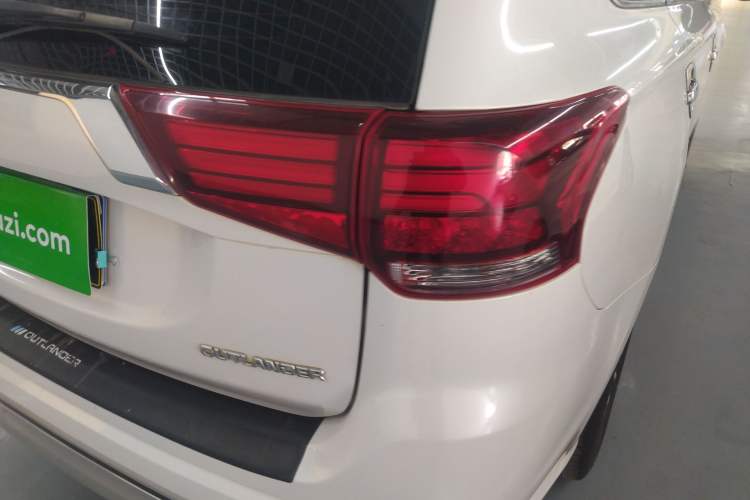 Used Mitsubishi Outlander 2021 2.0L Two-Wheel Drive Comfort Edition 5 Seats
