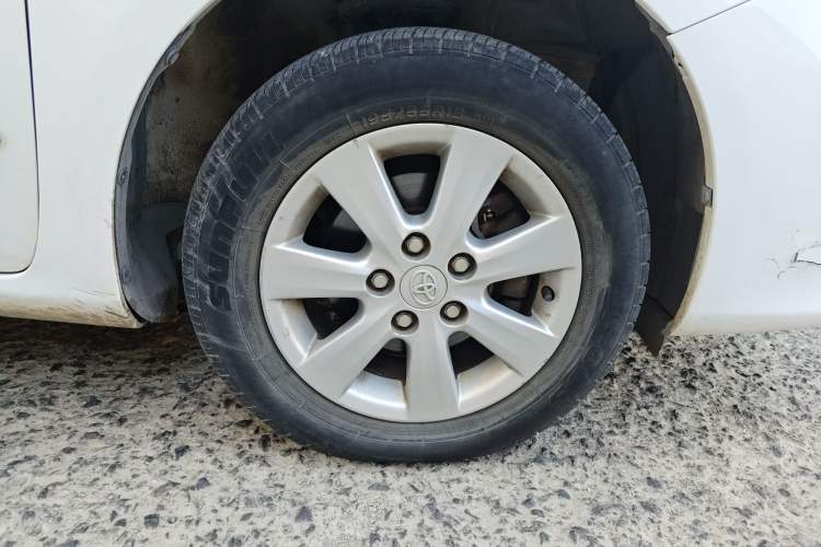 Used Toyota Corolla 2013 Special Edition 1.6L Automatic Cool GL Model Right Front Wheel Hub