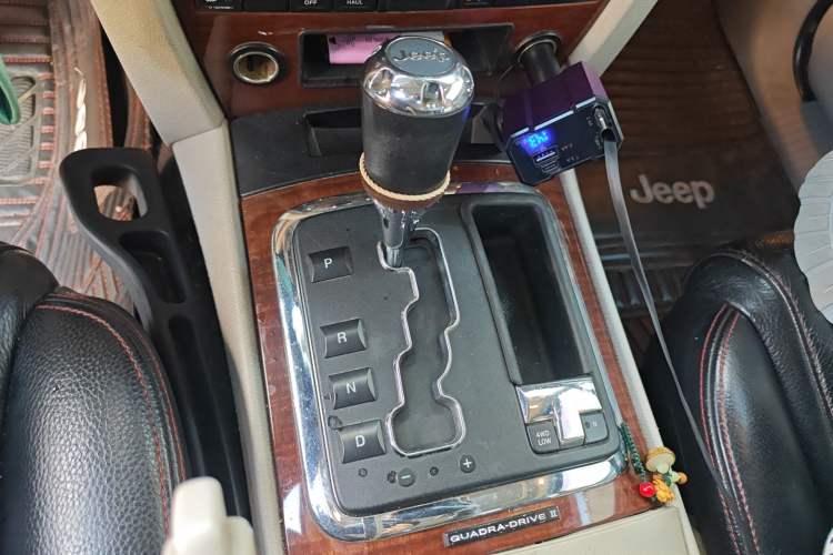 Used Jeep Commander Classic 2007 4.7 Gear Lever